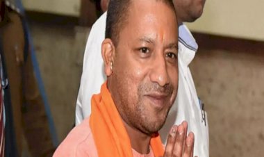 सोशल मीडिया पर छात्रा ने मांगी मदद, सीएम योगी ने दिए 9.90 लाख रुपये