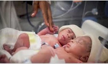 65 वर्षीय महिला ने 14 महीनों में 8 बच्चियों की बनीं मां, असलियत जान उड़ जाएंगे होश