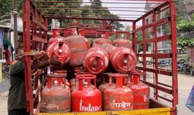 आम आदमी को बड़ा झटका, LPG Cylinder के आज फिर बढ़ गए रेट, पटना में 1000 रुपये के करीब, जानिए पूरी जानकारी
