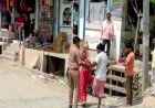 Video Viral : यूपी पुलिस की दबंगई आई सामने, दिव्यांग की लात घुसा से की पिटाई