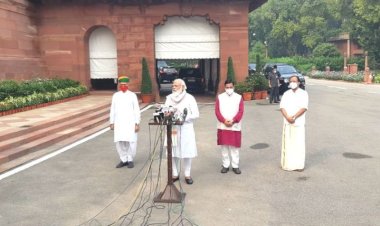 Live Update : संसद का मानसून सत्र की हुई शुरुआत, पीएम मोदी ने कही ये बड़ी बात