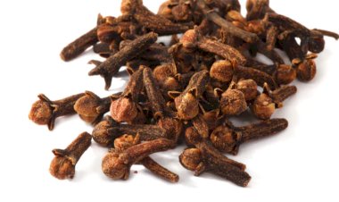 Cloves Benefits: लौंग के ये कमाल जानकार रह जाएंगे हैरान