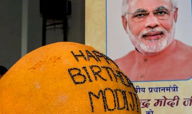 #HappyBirthdayPMModi : आज 70 वां जन्मदिन मना रहे हैं पीएम मोदी, रहुल गांधी सहित इन देशों के राष्ट्रपति ने दी बधाई