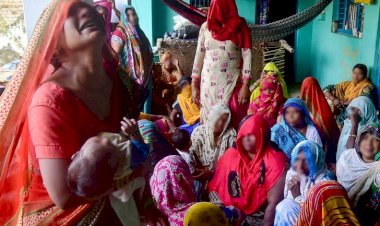 हाथरस गैंगरेप मामले : पीड़ित परिवार ने किया चौंकाने वाला खुलासा, कहा-जिसको जलाया वह हमारी बेटी नहीं थी..