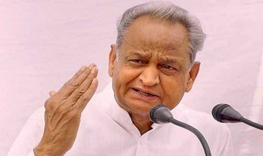 हाथरस मामले को लेकर गहलोत ने  बीजेपी पर साधा निशाना-रात में बच्ची का अंतिम संस्कार कर दिया गया, किस हिन्दू संस्कृति की बात करती है बीजेपी