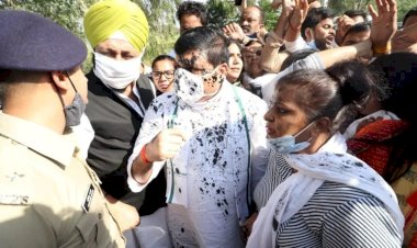 हाथरस मामले को लेकर AAP सांसद का प्रदर्शन जारी, कहा- दरिंदों के साथ खड़ी है योगी सरकार