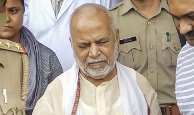 रेप के आरोपी पूर्व केंद्रीय मंत्री चिन्मयानंद को सुप्रीम कोर्ट से मिला बड़ा झटका...