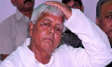 RJD सुप्रीमो लालू प्रसाद यादव को चारा घोटाला के एक मामले में मिली बेल, नहीं आ पाएंगे जेल से बाहर