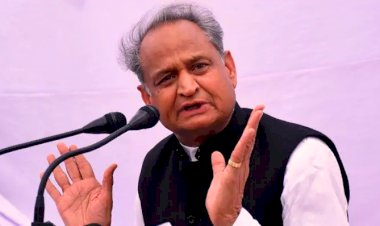 मोदी के आंदोलनजीवी वाले बयान पर गहलोत का तंज, पीएम मोदी ने किसानों की शहादत का मजाक उड़ाने का प्रयास किया है जो निंदनीय है