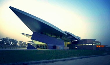 आज से अडानी समूह का हुआ Lucknow Airport, 50 सालों के लिए सौंपी गई कमान