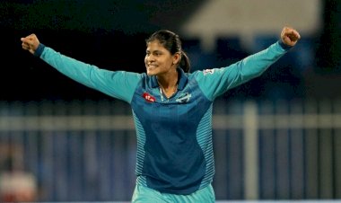Women's T20 Challenge: सुपरनोवाज की युवा गेंदबाज राधा यादव  ने ट्रेलब्लेजर्स की बल्लेबाजी को हिला कर रख दिया