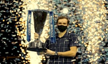 ATP Finals 2020: चैंपियन बने दानिल मेदवेदेव, रोमांचक फाइनल में थीम को हराया