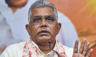 BJP नेता ने की शर्मनाक हरकत, ममता बनर्जी के लिए किया इस शब्द का इस्तेमाल