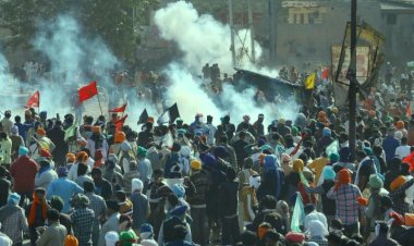 हिंसक हुआ आंदोलन-शाहजहांपुर बॉर्डर पर किसानों ने बेरिकेट्स तोड़ किया हरियाणा में प्रवेश, पुलिस ने किया लाठीचार्ज