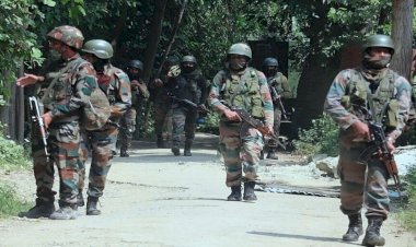ग्रेनेड हमला:  आतंकियों ने CRPF जवानों को बनाया निशाना, निशाना चूका- 7 नागरिक जख्मी