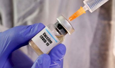 यूनिवर्सिटी के कर्मचारी रहे 82 साल के ब्रायन को लगा ऑक्सफ़ोर्ड कोरोना वैक्सीन का पहला टीका