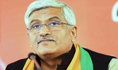 ‘राष्ट्रवाद’ पर गर्म प्रदेश की सियासत: पायलट के हाफ पैंट वाले बयान पर शेखावत ने किया पलटवार, कहा- कांग्रेस नेता 'एक परिवार' के अलावा कुछ नहीं सोचते