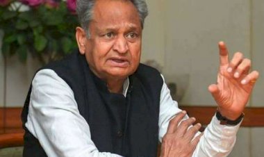 Bharatpur poisonous liquor scandal : 7 लोगों की मौत पर गहलोत सरकार का एक्शन, कई अधिकारी सस्पेंड