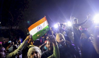 राकेश टिकैत का आरोप है कि पुलिस ने रात को कैंप की बिजली काटी, बनाया जा रहा है डर का माहौल