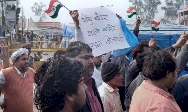 किसान आंदोलन के खिलाफ ग्रामीणों का सिंघु बॉर्डर पर प्रदर्शन,  हाईवे खाली करने की मांग