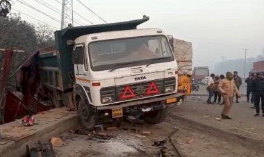 बेरिकेड्स तोड़ जवानों के कैम्प पर चढ़ा तेज रफ्तार कैंटर,  PAC के 2 जवानों की मौत