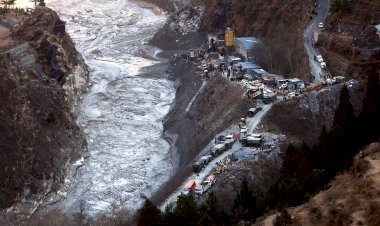 Chamoli Glacier Burst : हेड कास्टेबल का 110 किलोमीटर दूर मिला शव, मुख्यमंत्री त्रिवेंद्र सिंह रावत ने दी श्रद्धांजलि