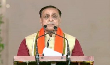 Vijay Rupani:  गुजरात CM विजय रुपाणी कोरोना पॉजिटिव, कल मंच पर हो गए थे बेहोश