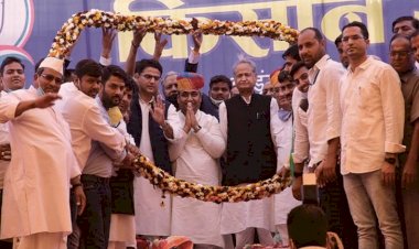 राजस्थान में कांग्रेस की किसान महापंचायत: श्रीडूंगरगढ़ में एक मंच पर दिखे गहलोत-पायलट, लोकसभा चुनाव के बाद पहली बार एक ही हेलीकॉप्टर में पहुंचे दोनों नेता