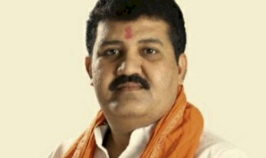 टिकटॉक स्टार मौत के मामले में नाम आने के बाद महाराष्ट्र के वन मंत्री ने उद्धव को सौंपा इस्तीफा