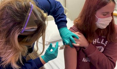 Coronavirus वैक्सीन लगाने वाले को दिया जा रहा है यहां शानदार ऑफिर, जानिए क्या है पूरा मामला