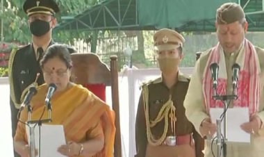 तीरथ सिंह रावत बने उत्तराखंड के 10वें मुख्यमंत्री, ली शपथ, PM मोदी ने दी बधाई
