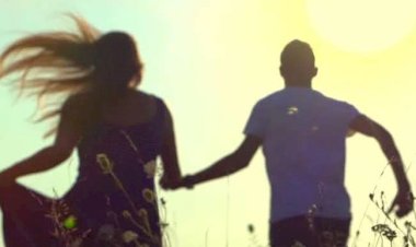 Uttar Pradesh : 7वीं के छात्र के साथ भागी 3 बच्चों की मां, गांव में मचा हड़कंप