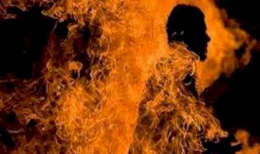 बॉलीवुड इस फिल्ममेकर की पत्नी और बेटी ने खुद को जिंदा जलाया, ये था बड़ा कारण