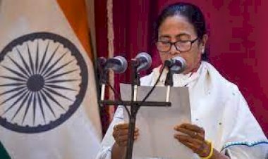 शपथ लेते ही एक्शन में ममता, बंगाल में कल से लोकल ट्रेनें बंद, लिए कई बड़े फैसला