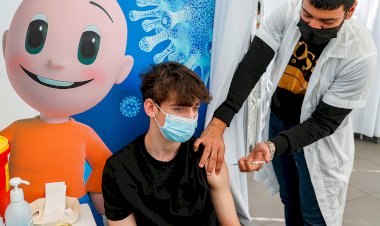 Coronavirus :  2 से 18 साल के बच्चों पर भी 'कोवैक्सीन' का होगा ट्रायल, DCGI ने दी मंजूरी