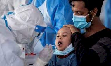 Coronavirus Update : दिवाली के दिन 12,729 संक्रमण के मामले मिले, 221 लोगों की हुई मौत