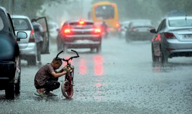 Weather Update : दिल्ली ने तोड़ा 120 साल का रिकॉर्ड, जोरदार बारिश से बदला मौसम