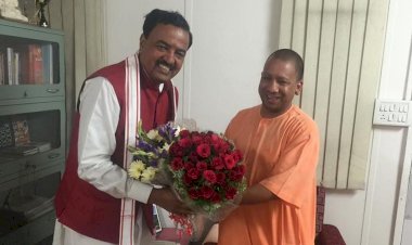 UP से बड़ी खबर, CM फेस पर सियासी बयानों के बीच केशव प्रसाद मौर्य से मिलने पहुंचे मुख्यमंत्री योगी आदित्यनाथ