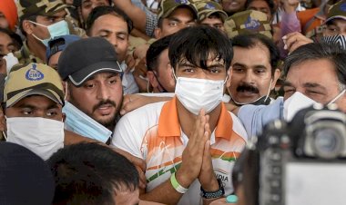 Tokyo Olympics 2021 गोल्ड मेडलिस्ट नीरज की अचानक तबियत बिगड़ी, दिल्ली के डॉक्टरों से संपर्क में