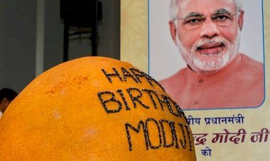 #PMNarendraModiBirthday : 71वां जन्मदिन मना रहे हैं PM मोदी, राष्ट्रपति ने दी बधाई, कही ये बात..