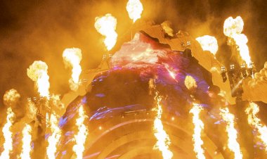 Astroworld Music Festival : स्टेज के करीब आने के लिए एक-दूसरे को कुचलने लगे लोग, कम से कम 8 की मौत, दर्जनों घायल