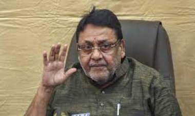 फड़नवीस पर नवाब मलिक का बड़ा आरोप, कहा- सीएम रहते जाली नोटों का चलाया धंधा