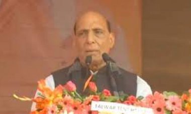 सीतापुर बूथ सम्मेलन में रक्षामंत्री राजनाथ सिंह बोले, हमारे लिए भगवान से कम नहीं हैं किसान