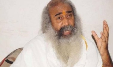 आचार्य प्रमोद से हुई चूक, बेरोजगार युवकों का विरोध पर अपनी ही सरकार पर किया हमला