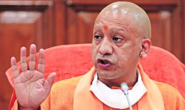 मुख्यमंत्री योगी आदित्यनाथ ने कहा, जिस गाड़ी में सपा का झंडा, समझो उसके अंदर बैठा जाना पहचाना गुंडा