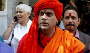 SC से स्वामी चक्रपाणि को झटका, हिंदू महासभा नहीं लड़ सकेगी चुनाव, HC का फैसला बरकरार