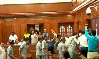 दिल्ली विधानसभा में जमकर हुआ हंगामा, RSS हाय-हाय और टुकड़े-टुकड़े गैंग के नाम पर आमने-सामने आए विधायक
